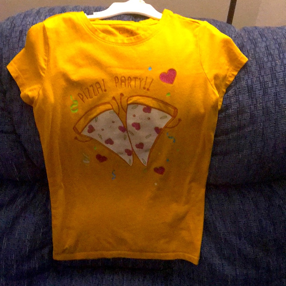 Cat and jacks pizza party t shirt size Medium.